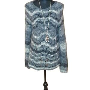 Lola"s  Made in Italy crochet style sweater